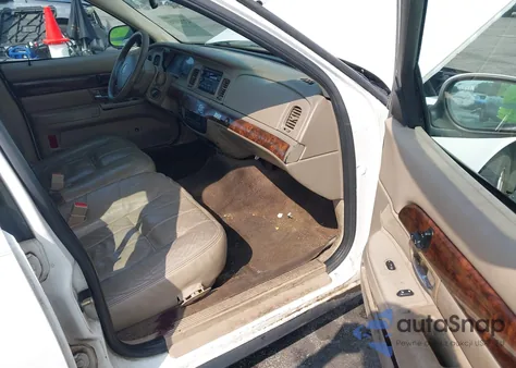 2005 Mercury Grand Marquis Ls/Lse from USA, damaged, VIN 2MEFM75W95X609129